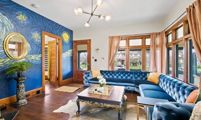North End House | Casa Van Gogh: a Historic N. Slope retreat