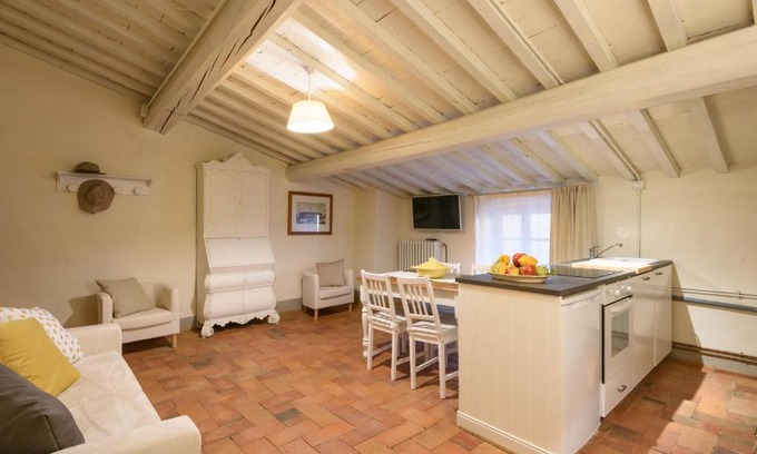 Scheggia Apartment | Casa Vaniglia - Fattoria la Speranza, Case Toscane,