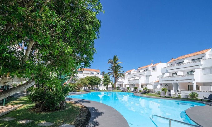 Brena Baja Ski Chalet | Casa Vega | duplex, beach & pool