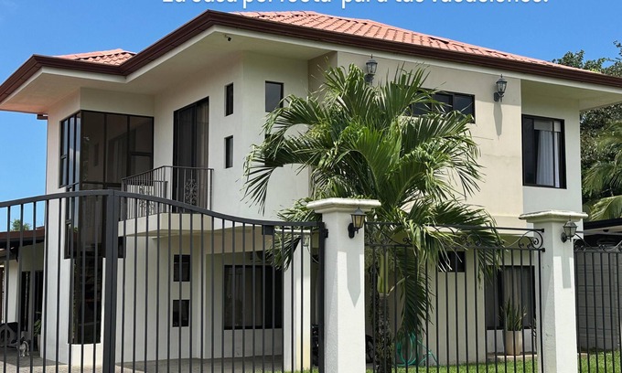 Damas House | Casa Veranera – Family Retreat with Private Pool, 20 min from Manuel Antonio