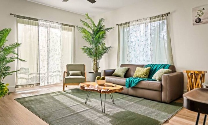 Old East Dallas Apartment | Casa Verde - 1 BR 2 Beds 5min DT & Deep Ellum