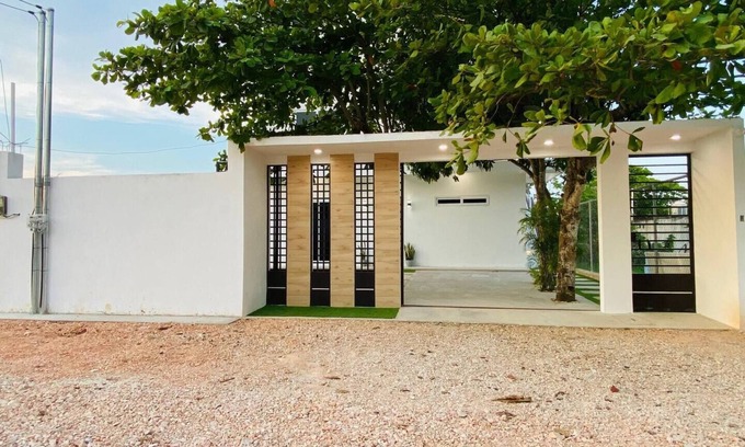 Flores House | Casa Victoriann