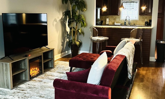 Smyrna House | Casa Vostra Beautiful Townhouse with 1 BR near Truist Park and Cumberland Mall