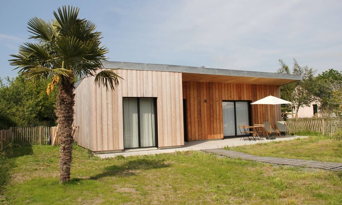 Gouville-sur-Mer House | Casa ZaO Beautiful wooden house of 50m2
