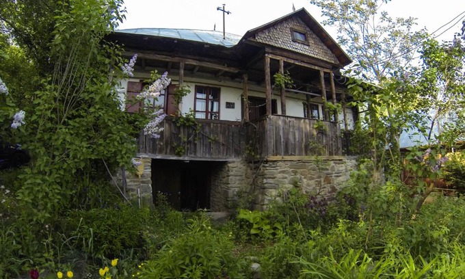 Valenii de Munte House | Casa Zmeura