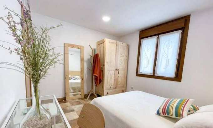 Lezaun Apartment | Casa Zunbeltz de 3 Habitaciones en las Montañas