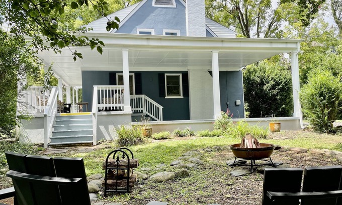 Thornhill House | CasaAzul Restored Retreat- 7min walk to historic Main Street downtown Orange, VA