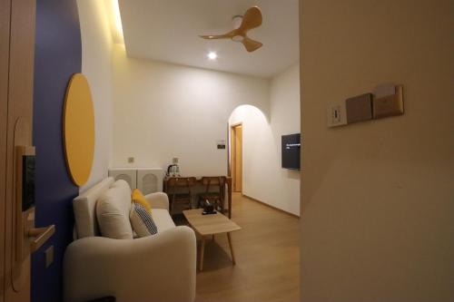 Lubuk Baja House | Casabella Homestay 202 Batam Penuin
