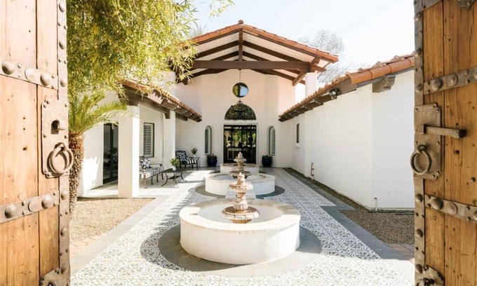 Paradise Valley House | Casablanca Gardens