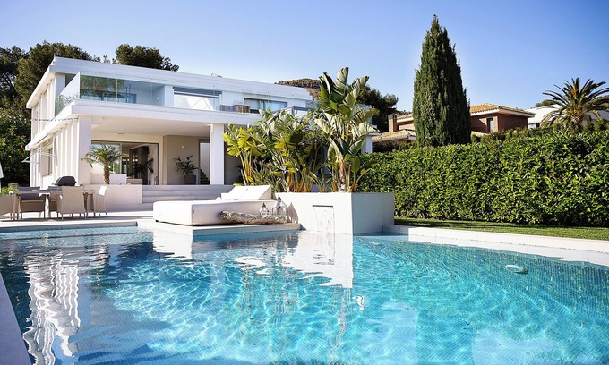 Los Monasterios Villa | CasaBlanca Villa Valencia