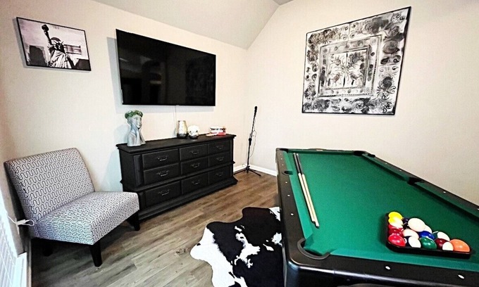 College Station House | Casablanca your modern home away from home.