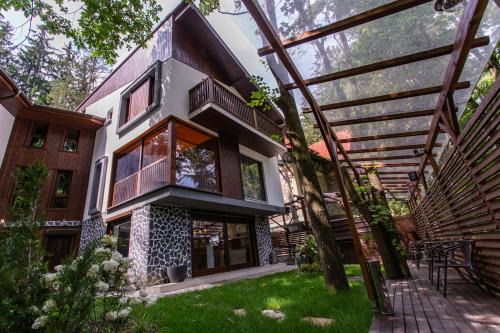 Sinaia House | CasaDrago Sinaia , sauna si ciubar cu apa sarata