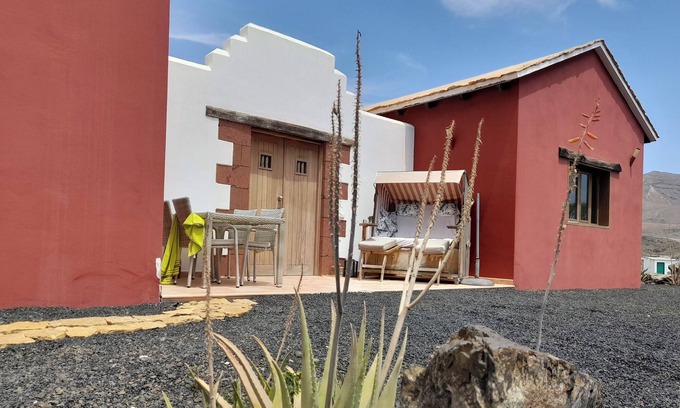 Pajara Ski Chalet | CasaGrande Rural Life Fuerteventura- Large terrace very close to the sea