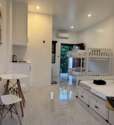 Carles Bed & Breakfast | CasaJuana Room Rental
