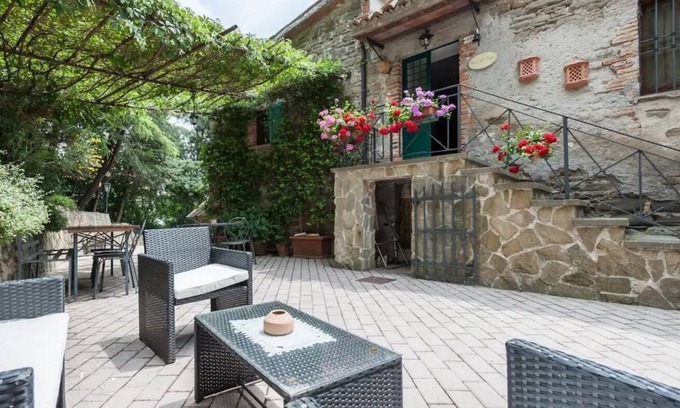 Gubbio Villa | Casale Gli Angeli-Villa with garden and parking!