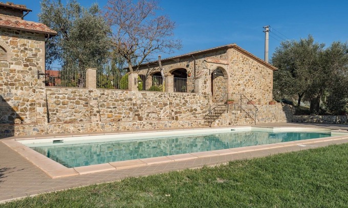 Castel del Piano Villa | Casale Montenero In Castel del Piano, Tuscany