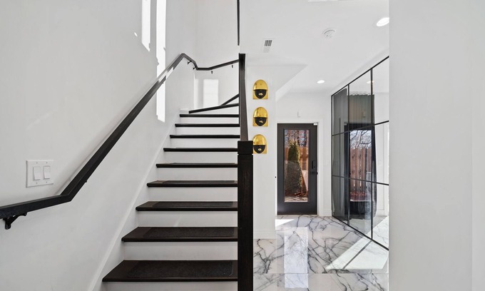 Oakland House | CasaNova Modern City Living