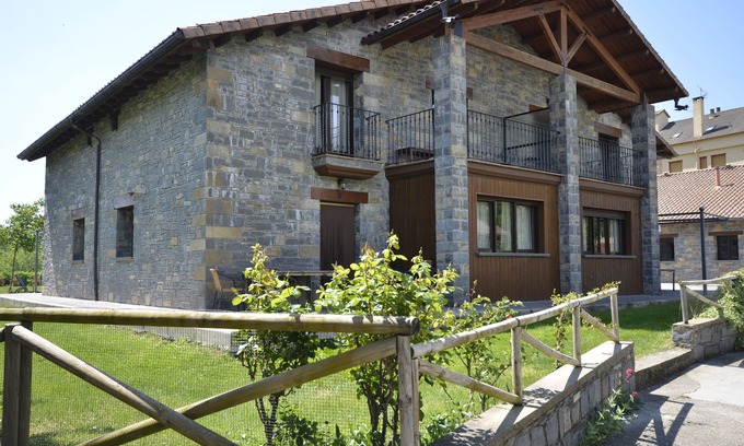 Puertolas Cottage | Casas rurales La Ribera for 6 people
