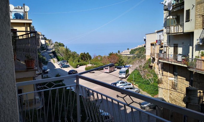 Caronia Apartment | CasaZiaPina