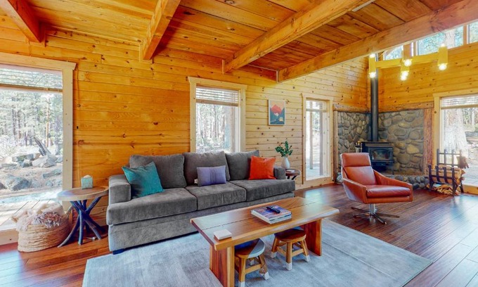 River Forest Acres House | Cascade Cabin