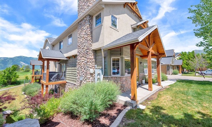 Wolf Creek House | Cascades 701 - Luxury Mountain Retreat
