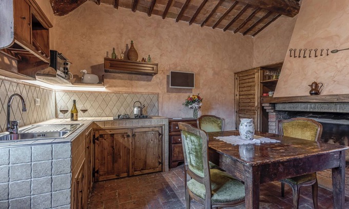 Palazzina Apartment | Casciano Apartment in a Historic Estate near Siena with swimming pool