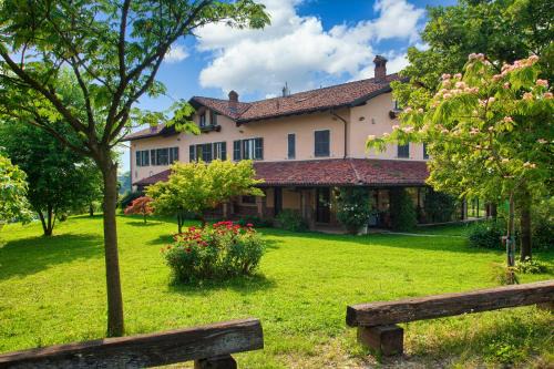Cellarengo House | Cascina Papa Mora