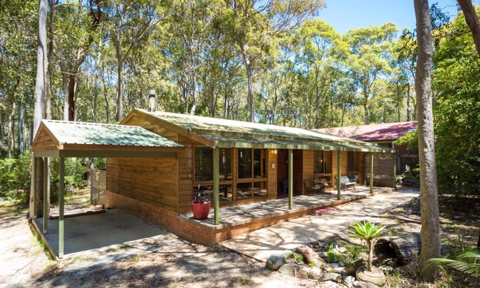 Mystery Bay House | Casey's Pet Friendly Beach Cottage