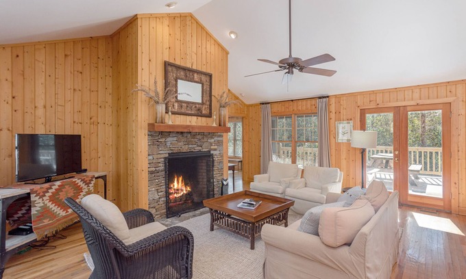Sapphire House | Cashiers "Laurel Cottage”