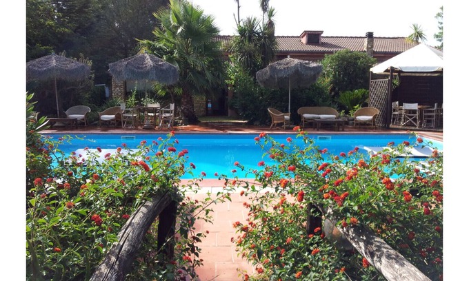 Olmedo Apartment | "Casina Dolinda" apartment Shared swimming pool