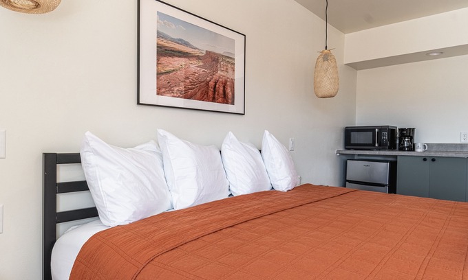 Torrey Apartment | Casita # 3 - King Bed
