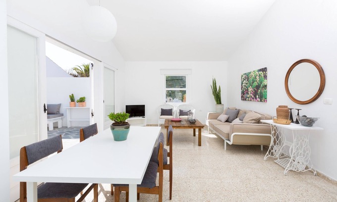 Arona Cottage | Casita 3, prívate garden, Sat Tv, WiFi