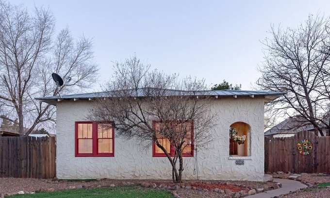 Alpine Cottage | Casita Bonita~ your home away from from home in Big Bend