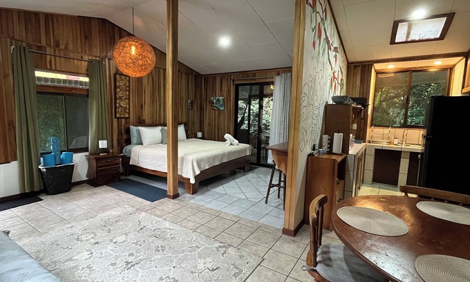 Monteverde House | Casita By The Stream