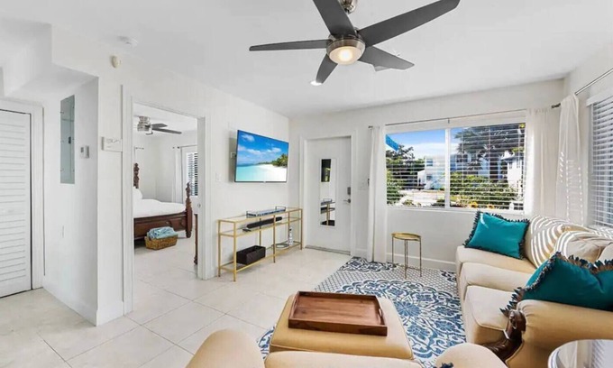 Tarpon River House | Casita by the water!
