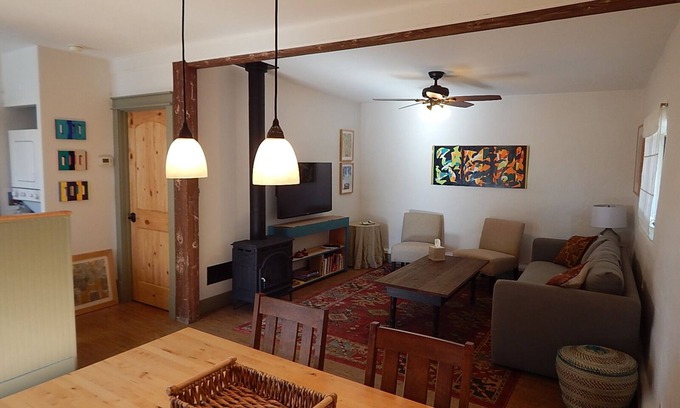 West Manhattan Cottage | Casita Cameo