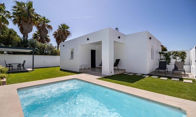 Chiclana de la Frontera House | Casita Meraki 2 with heated indoor pool, garden, terrace, and Wi-Fi
