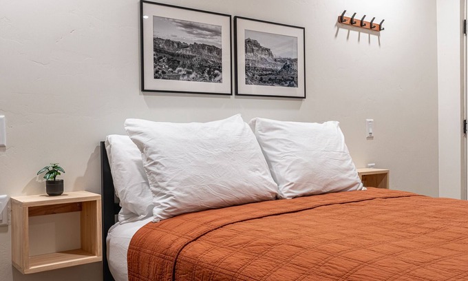 Torrey Hotel | Casita Inn #5 - Queen