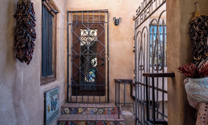 Downtown Santa Fe House | Casita Mariposa
