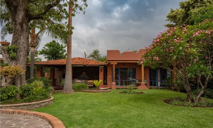 San Juan Cosala Villa | Casita on 1/2 acre of flora beauty. Two arms, , wifi, access to kitchen and TVn