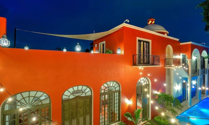 Centro House | Casona Sirenas, a family home in historical Merida