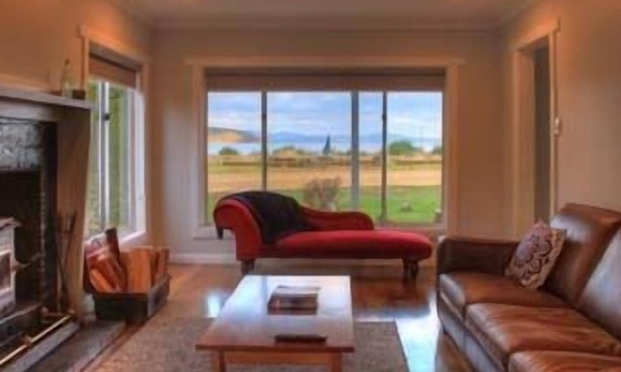 Huon Valley Cottage | Castaway Cottage, idyllic beachside cottage