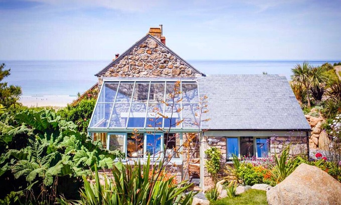 Sennen Cove Cottage | Castaways, Beach Cottage, Sea View, Garden & Patio