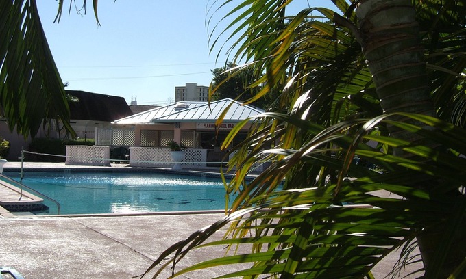 Freeport Resort | Castaways Resort and Suites