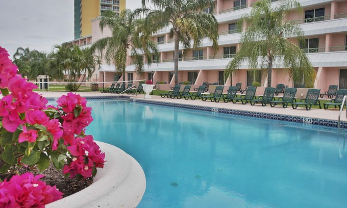 Sunrise Park Hotel | CASTAWAYS RESORT,GRAND BAHAMA, BAHAMAS. Home Away from Home