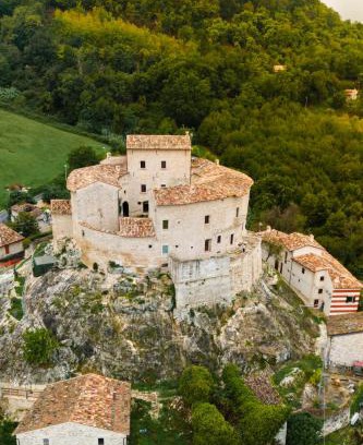 Acquasanta Terme House | Castel Di Luco