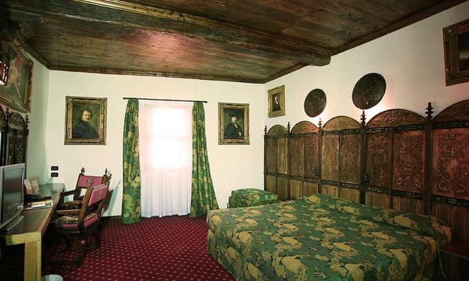 Pavone Canavese Hotel | Castello Di Pavone