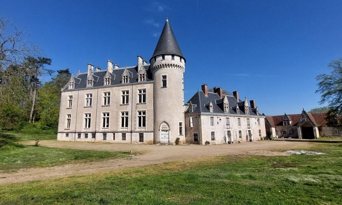 Farges-Allichamps House | castle 14 people with 6 bedroom near Bourges