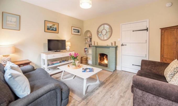 Orford Apartment | Castle Cottage, Orford