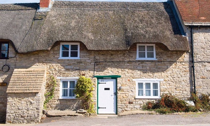 Corfe Cottage | Castle Cottage (Sleeps 5 + Baby)